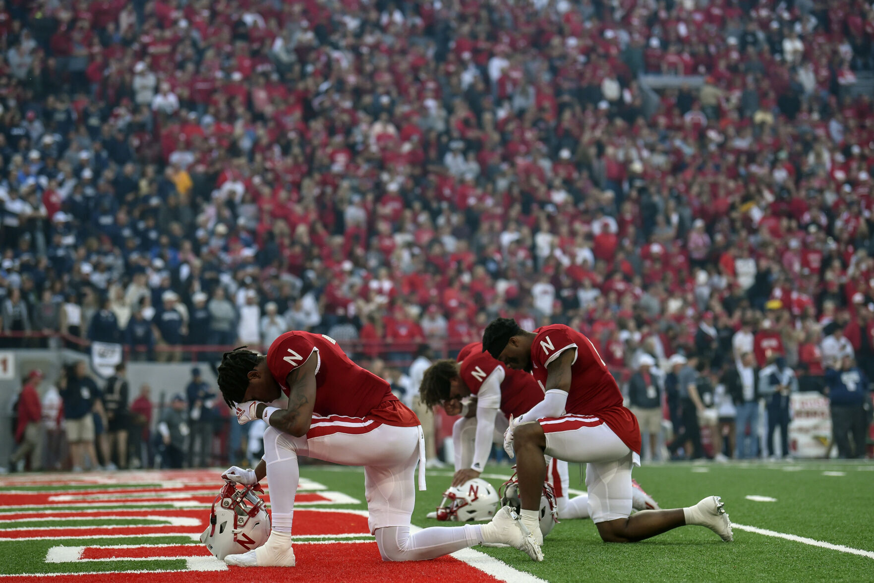 091122-HuskerFball7.jpg